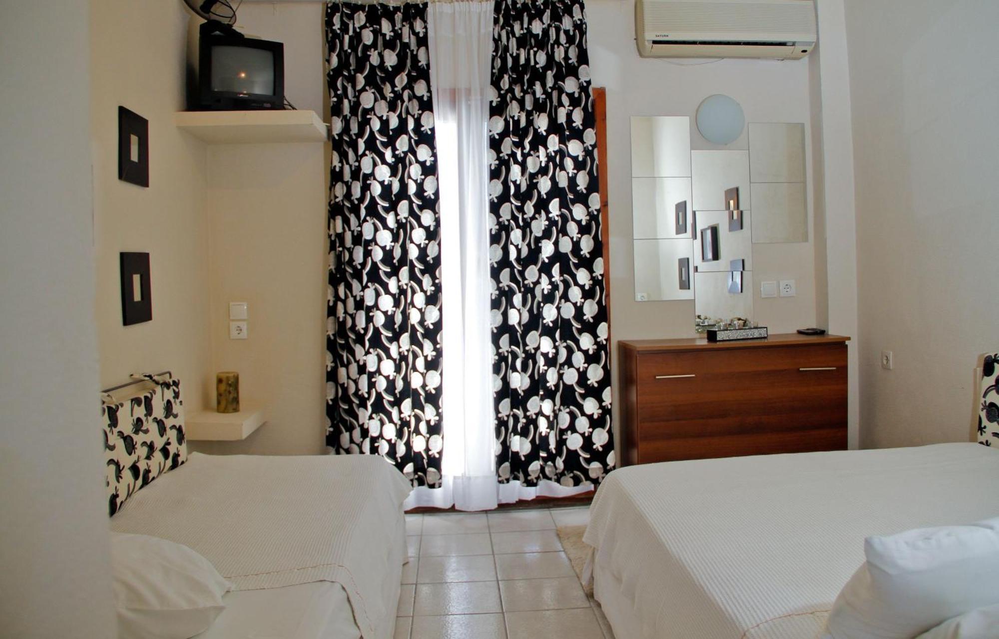 Hotel Idea Fourka Buitenkant foto